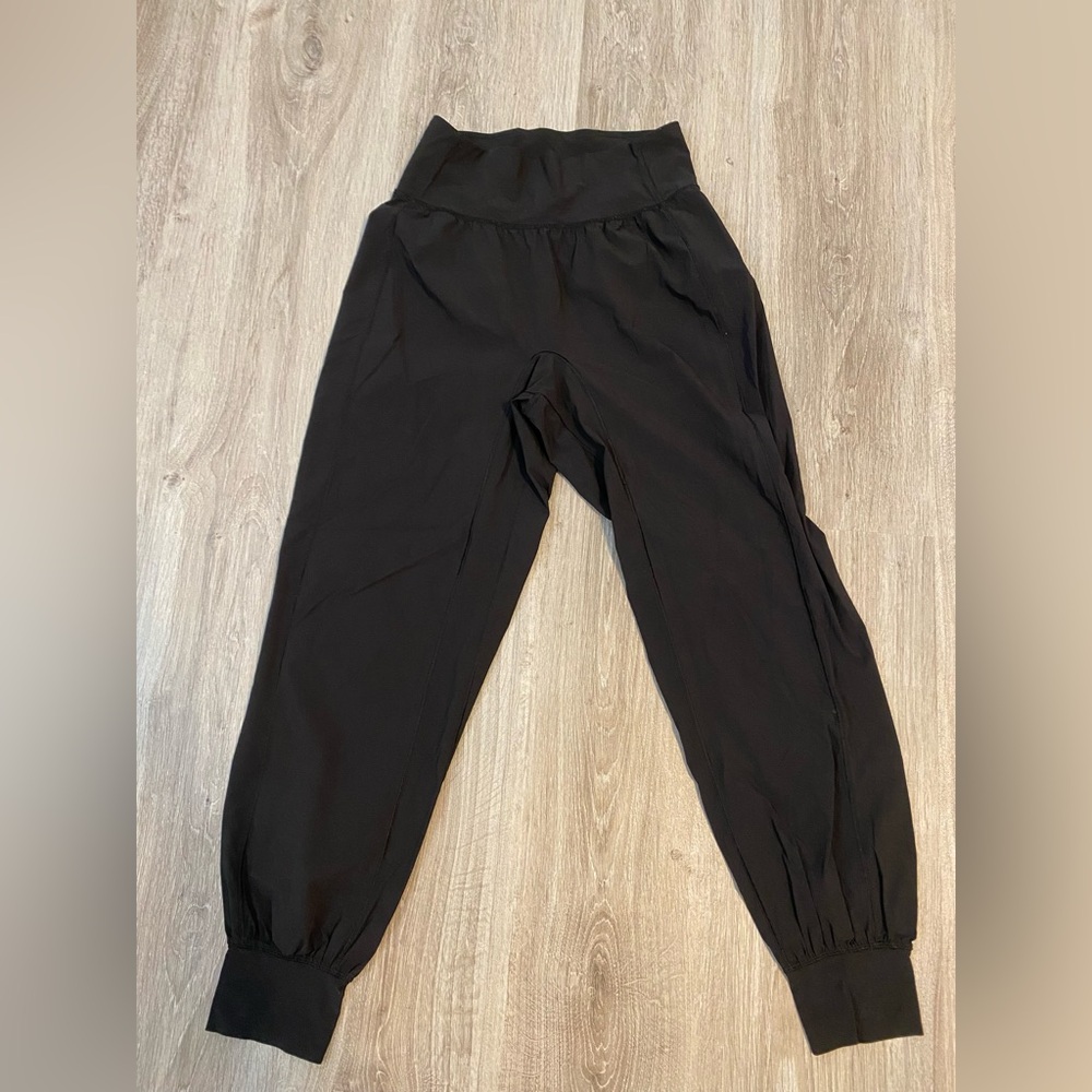 Black Lululemon High-Waisted Joggers